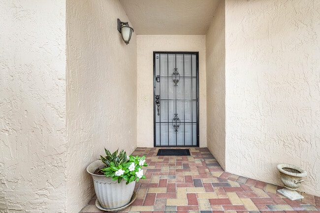 Building Photo - 6100 Manchester Ln