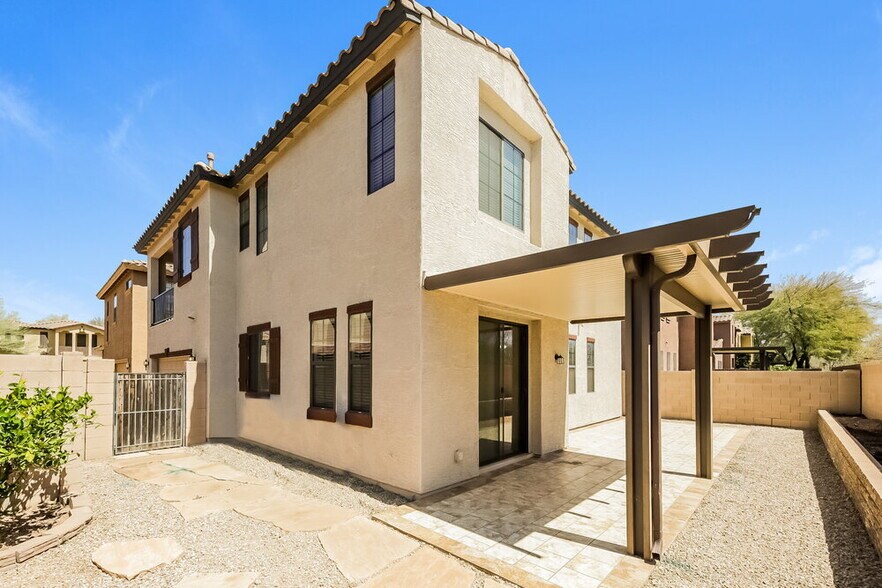 Building Photo - 2373 W Sleepy Ranch Rd