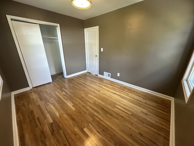 Building Photo - 1376 Darling St