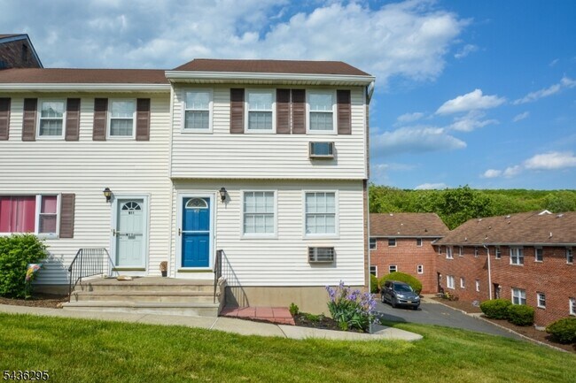 Building Photo - 322 Richard Mine Rd