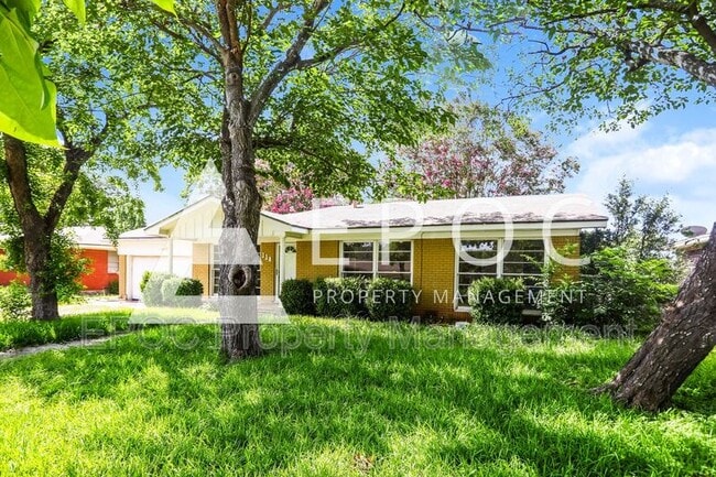 Building Photo - 118 Darden Dr