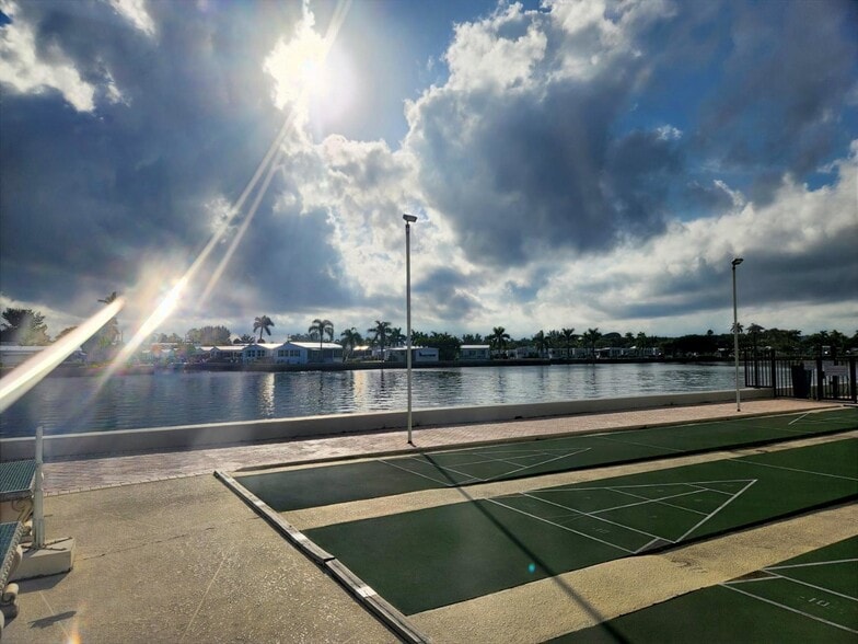 Building Photo - 2008 S Federal Hwy