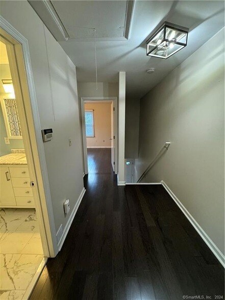 Building Photo - 41 Nash Pl