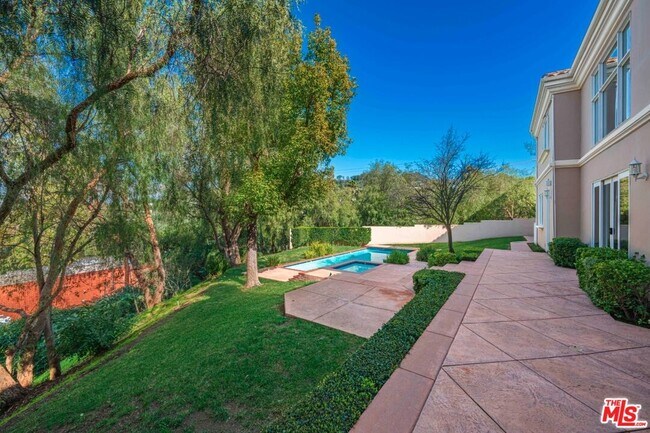 Building Photo - 11221 Briarcliff Ln