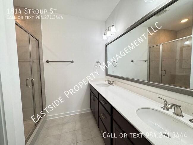 Building Photo - 1814 Stroup St