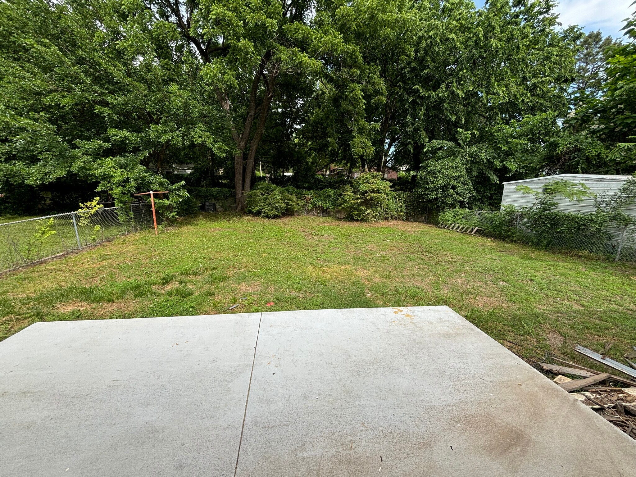 Building Photo - 823 N Oswego Ave