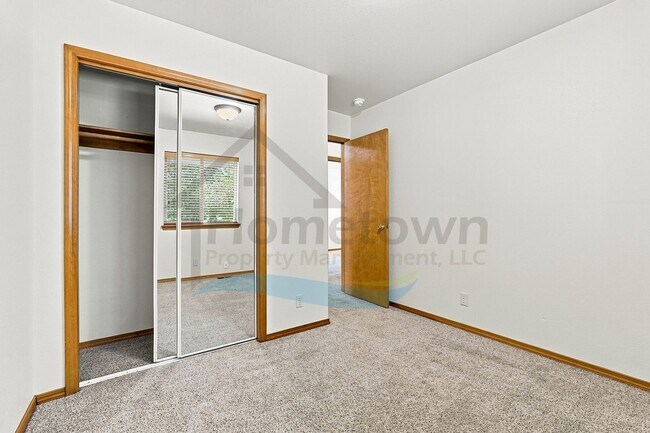 Building Photo - 7533 N Winter View Dr