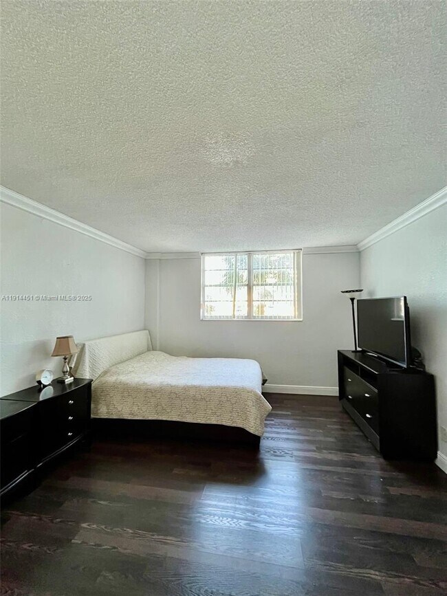 Building Photo - 19390 Collins Ave