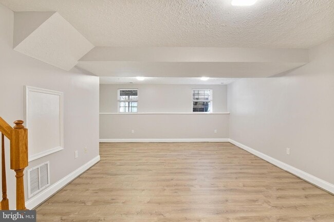Building Photo - 27 Cutter Cove Ct