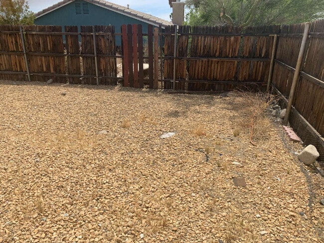 Building Photo - "Charming 3-Bed Oasis in Desert Hot Springs with Granite Touch & Cozy Fireplace!"