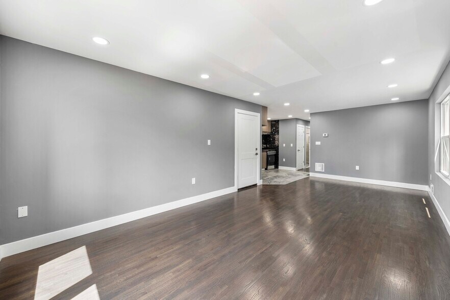 Living Room - 1117 Chestnut St