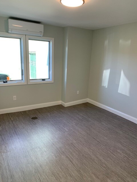 Building Photo - 5682 Post Rd