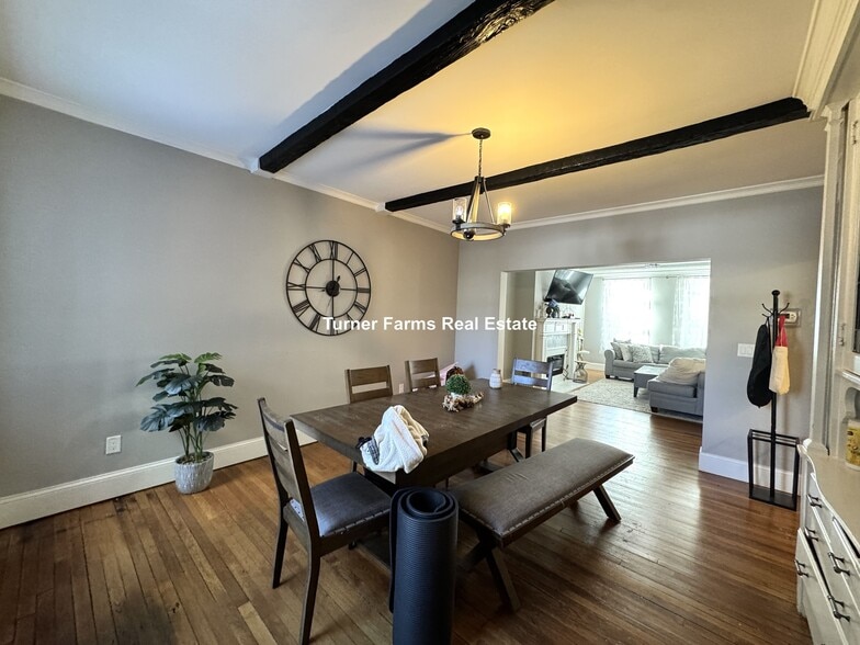 Building Photo - 179 Babcock St