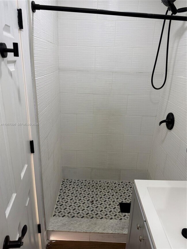 Building Photo - 217 E 48th St