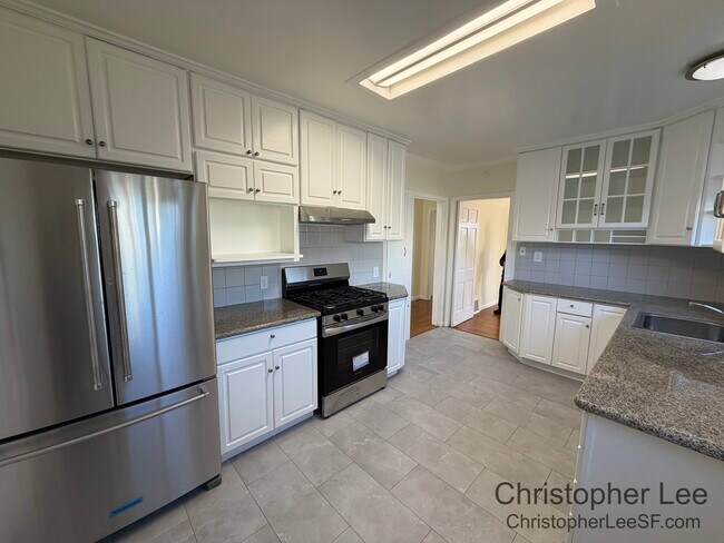 Building Photo - 185 Eucalyptus Dr