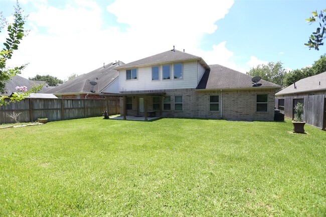 Building Photo - 3327 Summerwood Ln