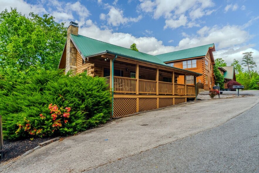 Building Photo - 745 Chickasaw Gap Way