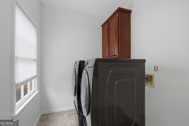 Building Photo - 3303 Greencastle Chase NE