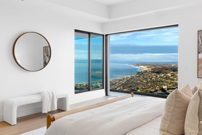 Building Photo - 2082 Via Casa Alta