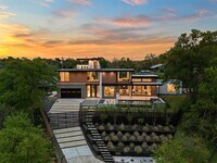 Building Photo - 2401 Oakhaven Cir