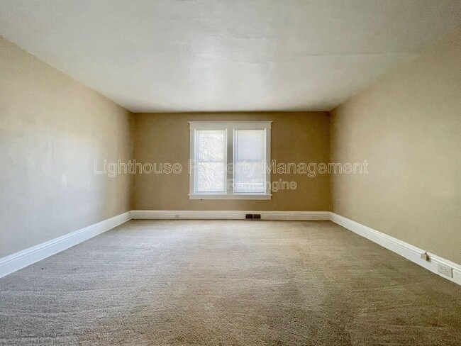 Building Photo - 1657 7th St