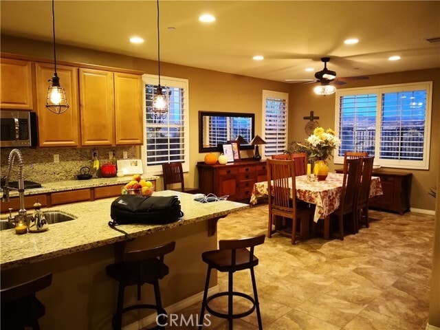 Building Photo - 28934 W Hills Dr