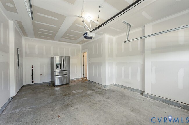 Building Photo - 18353 Palisades Ct