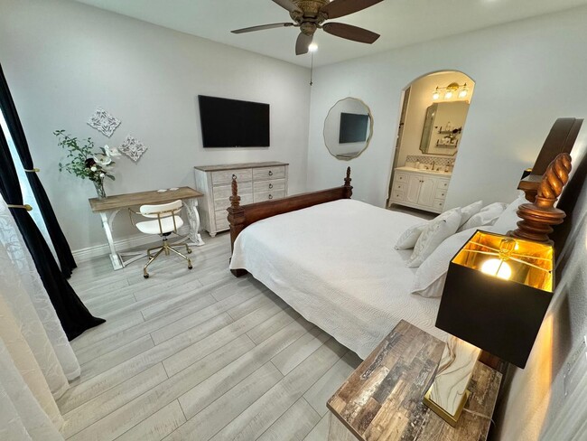 Building Photo - BEAUTIFUL 1 BEDROOM, 1 BATH CONDO FOR RENT...