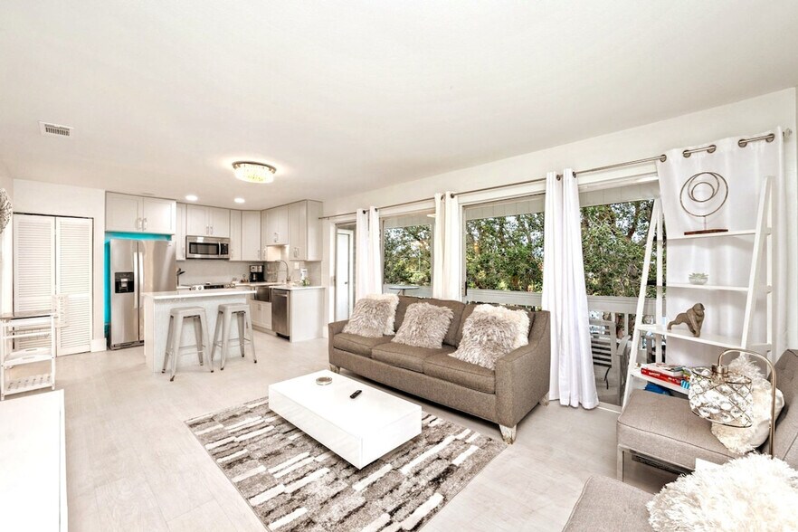 Primary Photo - 4000 Gulf Terrace Dr