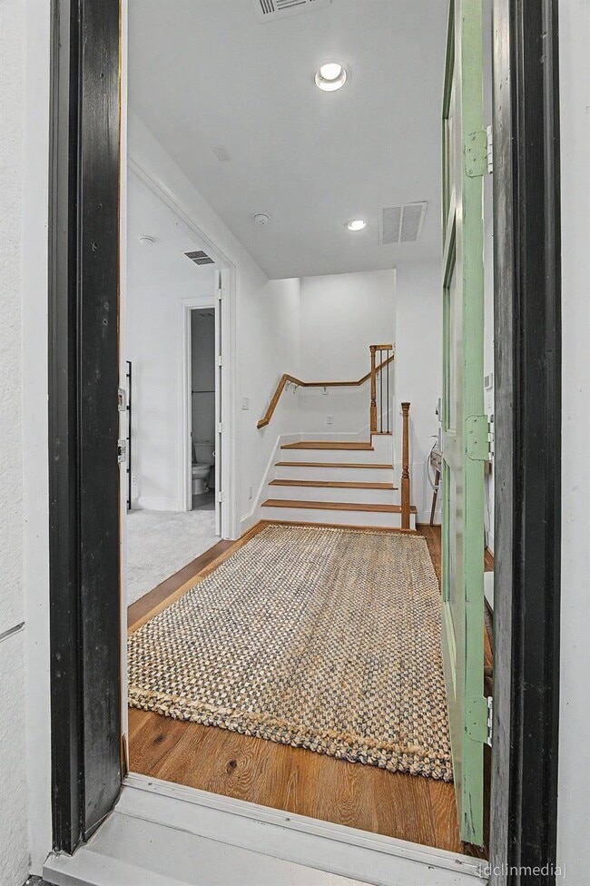 Building Photo - 4009 University Grove St
