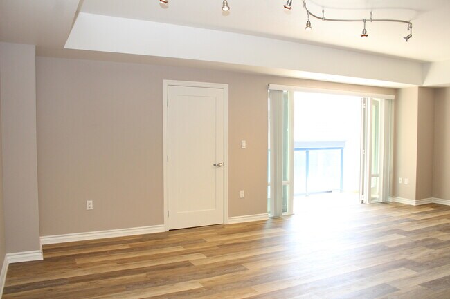 Building Photo - Gorgeous Studio w/ Upgraded Kitchen, A/C &...