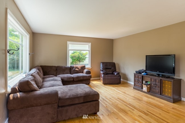 Building Photo - Live 5-Minutes from WWU — Roommate-Friendly Home Near Downtown Bellingham