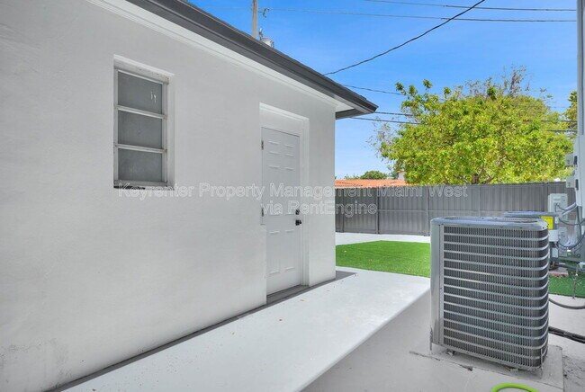 Building Photo - 210 Beacom Blvd