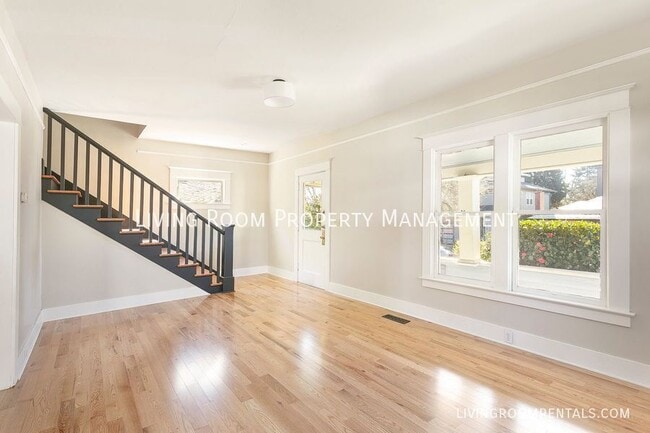 Building Photo - 6303 SE Windsor Ct