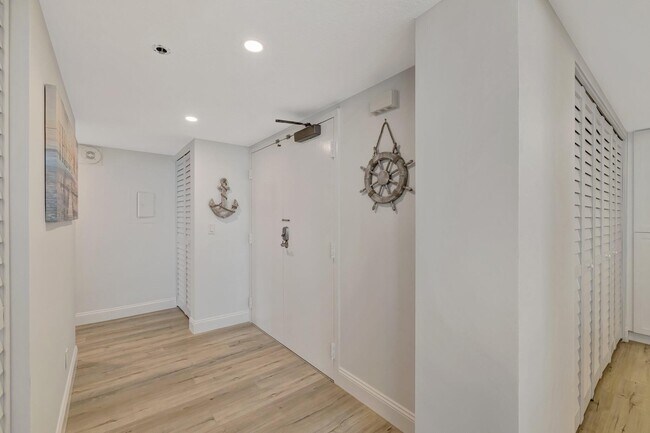 Building Photo - 3100 N Hwy A1A