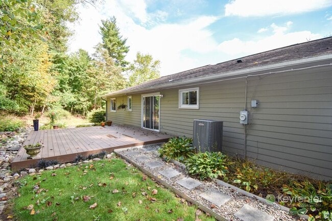 Building Photo - 981 Limekiln Rd