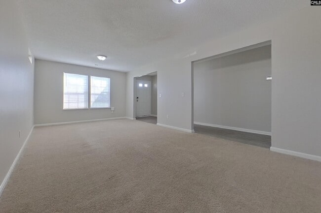 Building Photo - 390 Fox Trot Dr