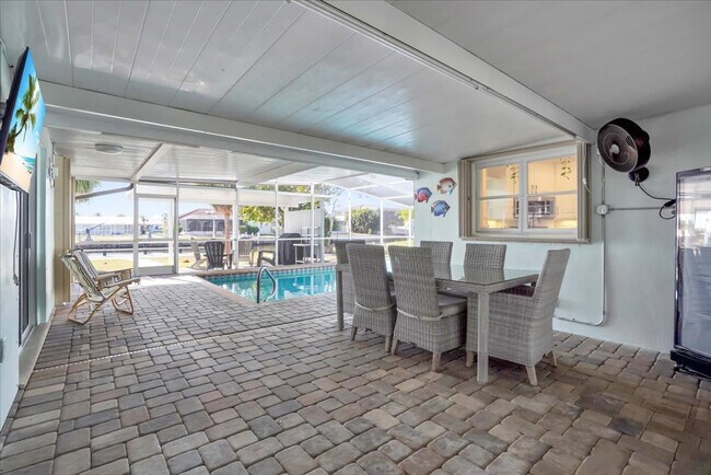 Building Photo - 115 Leland St SE