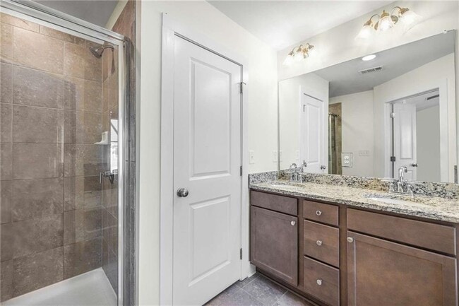 Building Photo - 7673 Squire Ct