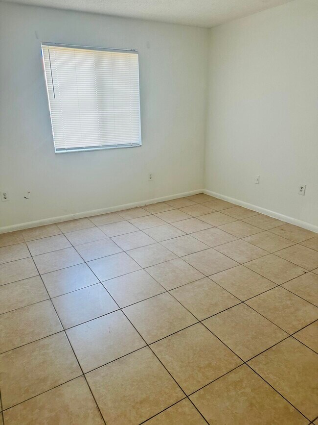 Building Photo - 6054 Forest Hill Blvd