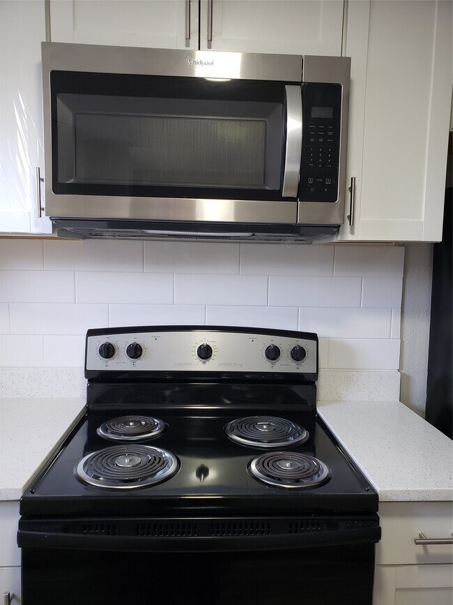 Building Photo - 11710 Southlake Dr