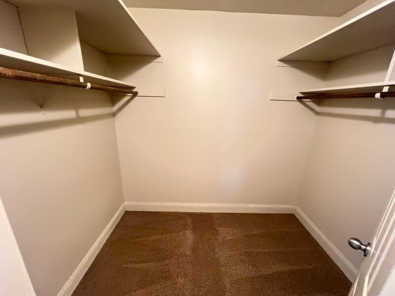 Building Photo - 4401 S 27th St