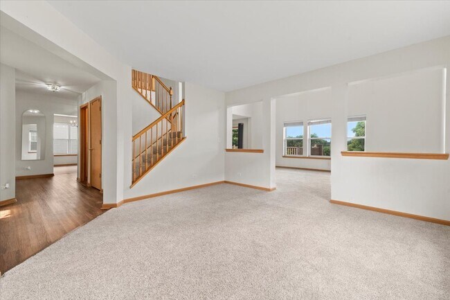 Building Photo - 966 Forest View Way