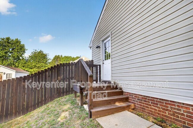 Building Photo - 3100 Brookrun Dr