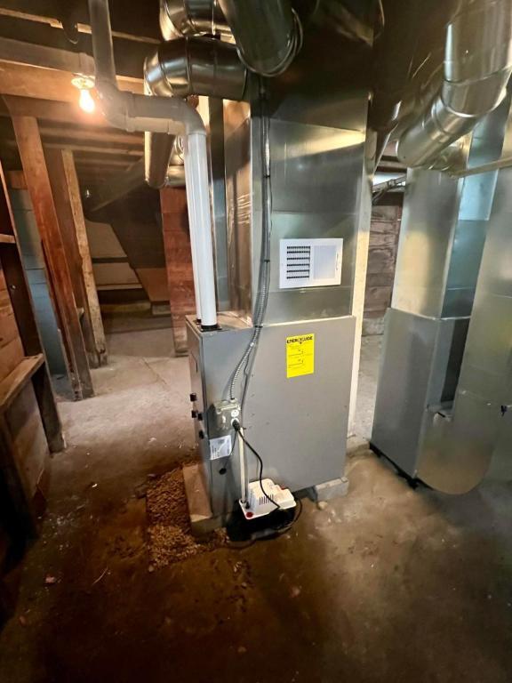 Building Photo - 301 Folts St