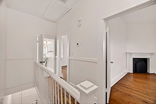 Building Photo - Renovated Historic Home