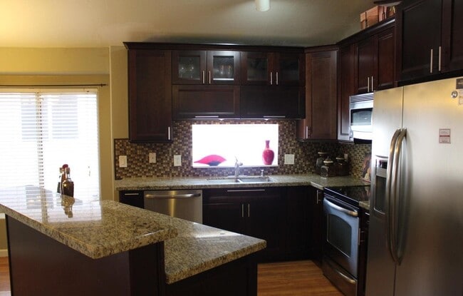 Building Photo - 9456 E Pine Valley Rd