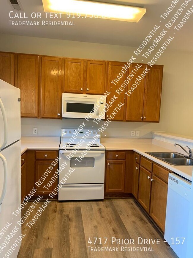 Building Photo - 2 Bedroom 1.5 Bath Townhome in Pleasant Gr...