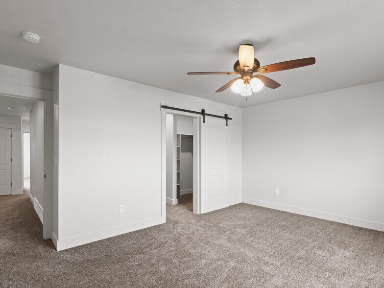 Building Photo - 60 S 480 W
