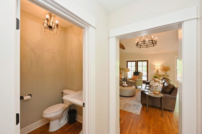 Building Photo - **RARE BRENTWOOD FIND, A MASTERCLASS IN ELEGANT SOUTHERN DESIGN**